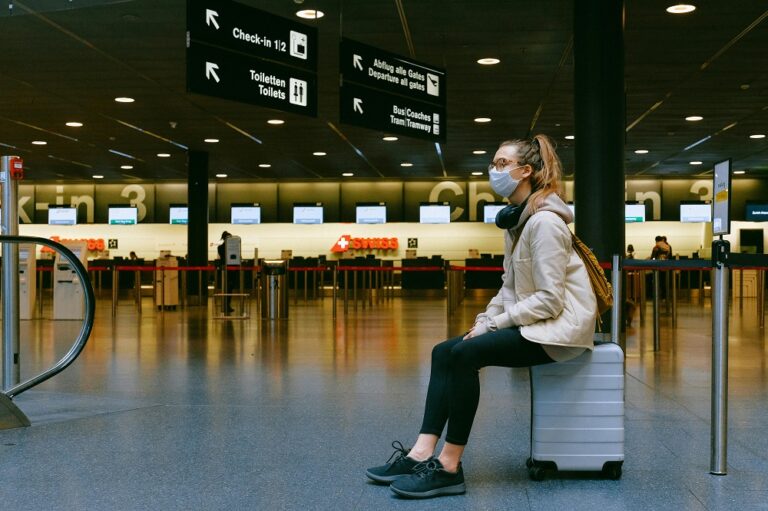 How to Maintain Safety While Travelling